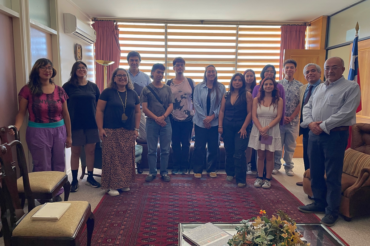 Contraloría UdeC capacita a estudiantes de la FEC en prevención de delitos y gestión financiera